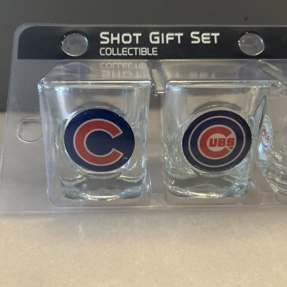 NIP Chicago Cubs 4 Pc Collector's Shot Glass Set by Great American Official MLB